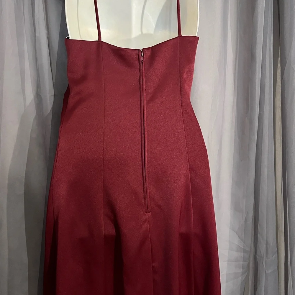 Ladies Formal Dress - Picture 5 of 6